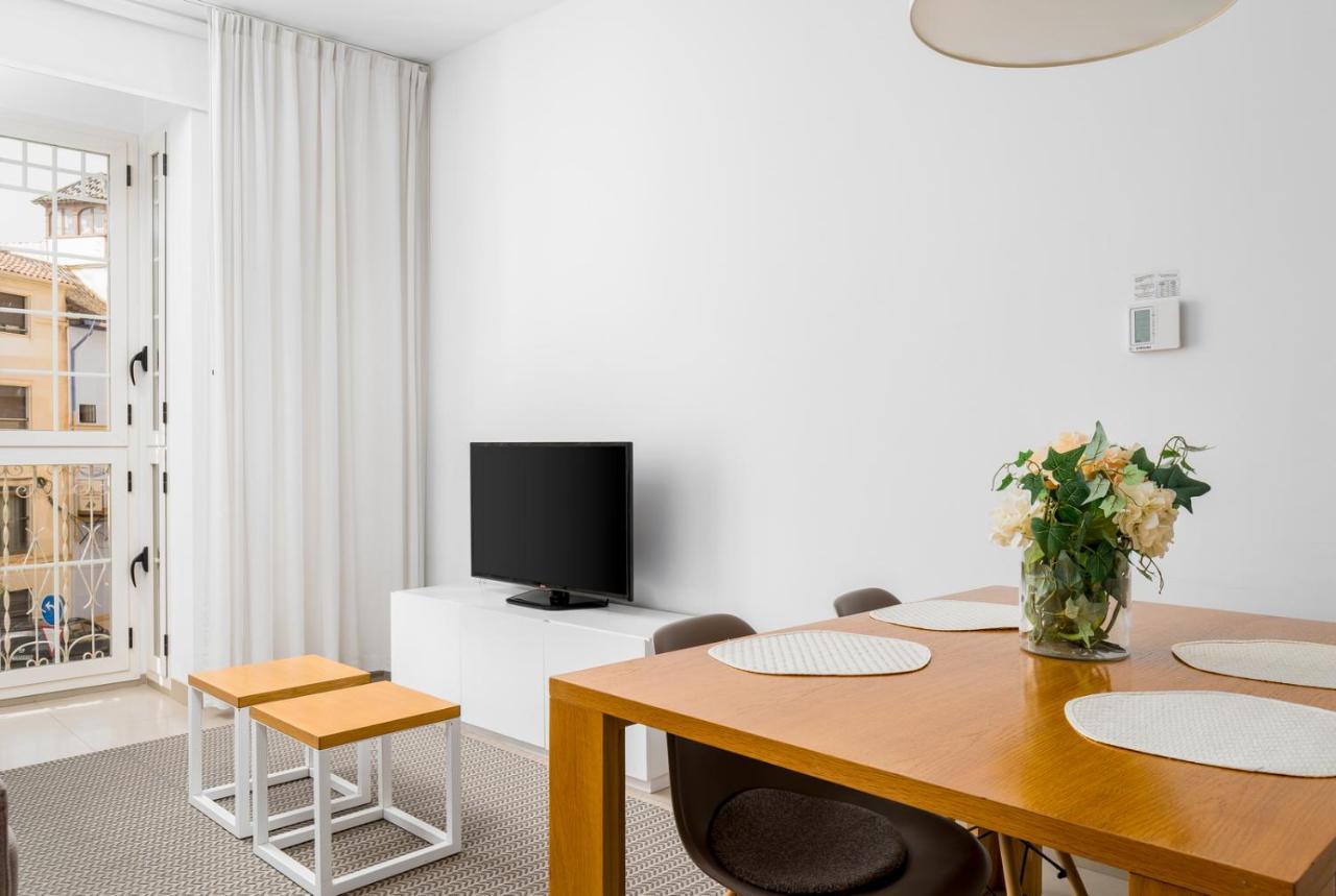 Suites Del Pintor Malaga Exterior photo